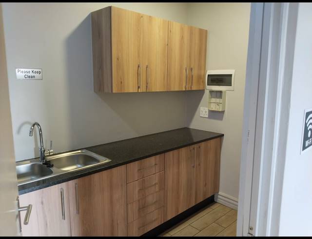 120M² OFFICE TO LET IN MELODIE